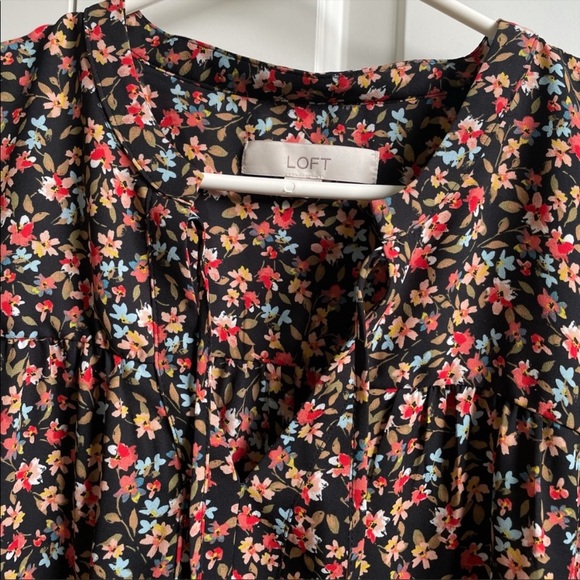 Floral Loft Blouse - Picture 3 of 5